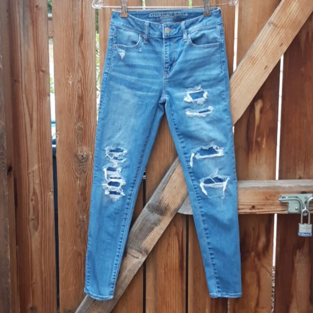 American eagle hi rise jegging distressed jeans